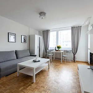 Jagiellonska 4 Prywatne Mieszkanie Z Balkonem I Bezplatnym Parkingiem 300m Od Stadionu Narodowego Samodzielne Zameldowanie! Self Check-in System! Apartament